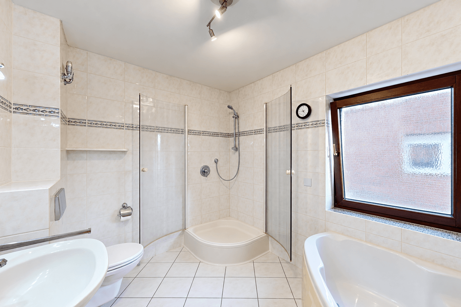 Prodej domu 266 m², pozemek 659 m², Duisburg, Severní Porýní-Vestfálsko Prodej domu 266 m², pozemek 659 m², Duisburg, Severní Porýní-Vestfálsko