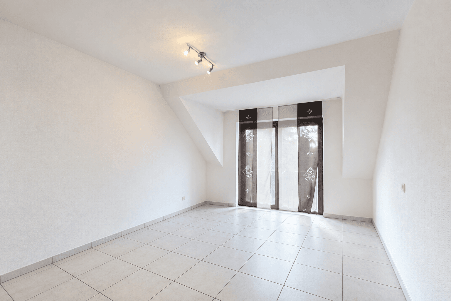 Prodej domu 266 m², pozemek 659 m², Duisburg, Severní Porýní-Vestfálsko Prodej domu 266 m², pozemek 659 m², Duisburg, Severní Porýní-Vestfálsko