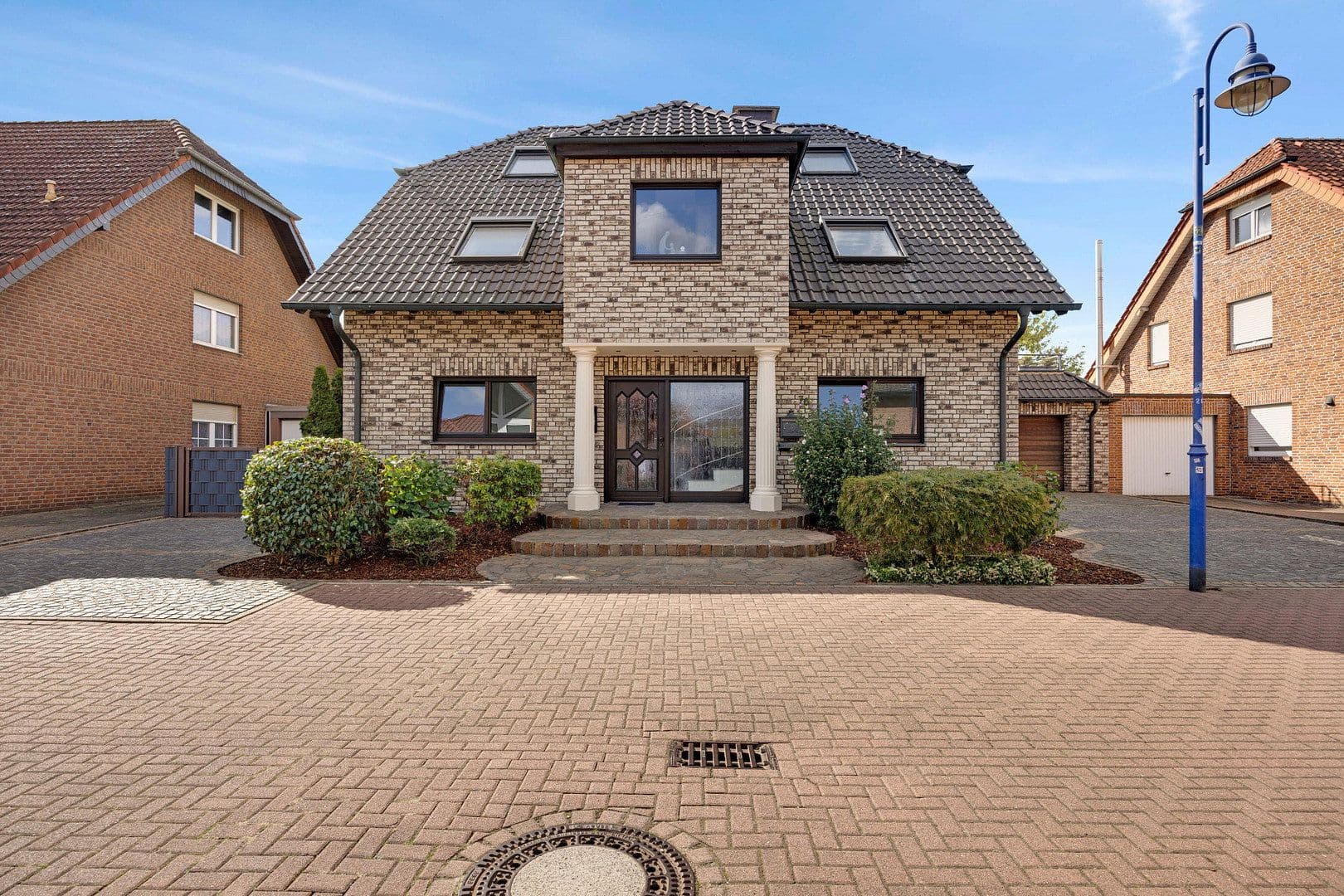 Prodej domu 266 m², pozemek 659 m², Duisburg, Severní Porýní-Vestfálsko Prodej domu 266 m², pozemek 659 m², Duisburg, Severní Porýní-Vestfálsko