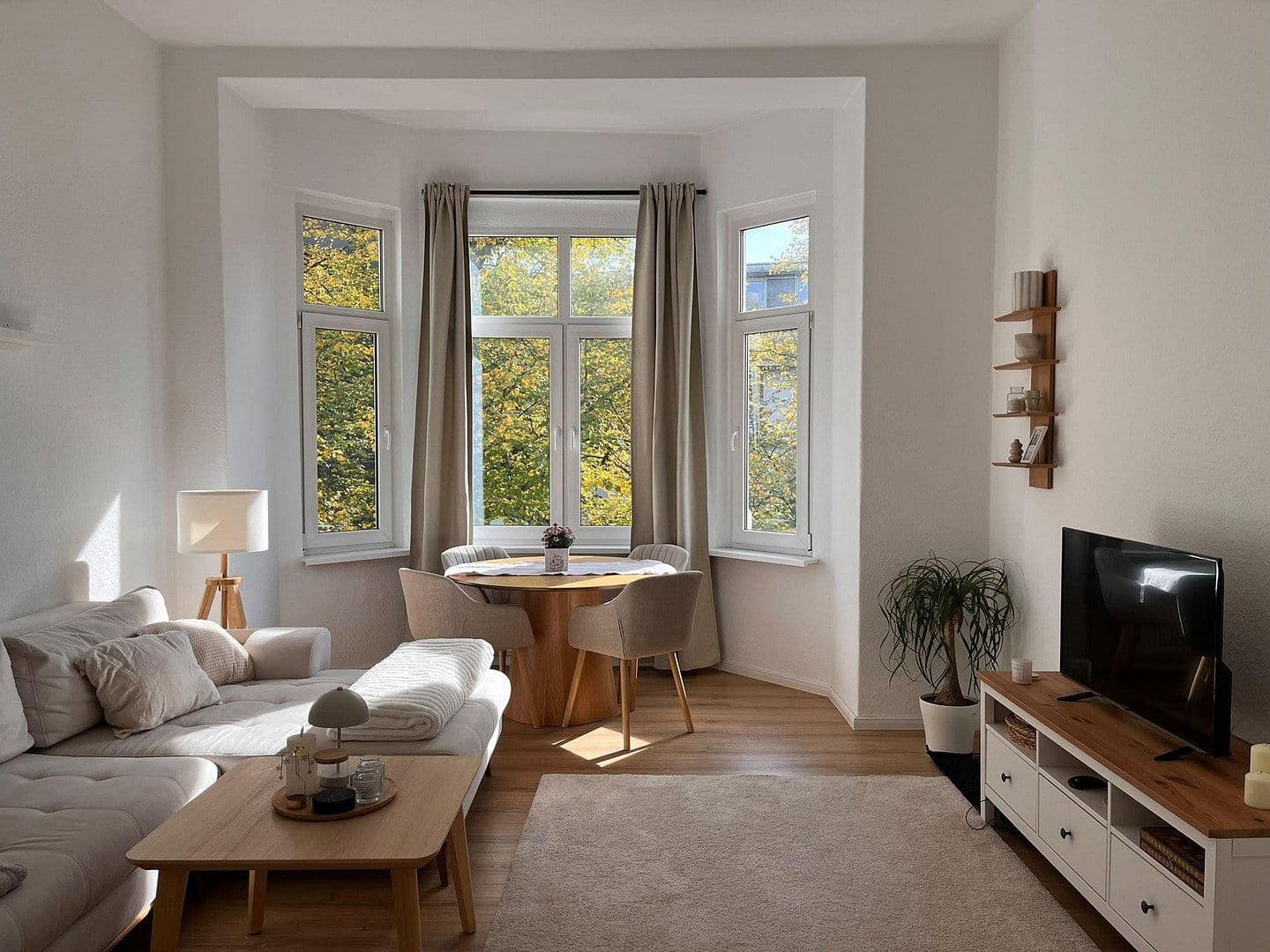 Pronájem bytu 4+1 103 m², Sedanstr.5, Hameln, Dolní Sasko Pronájem bytu 4+1 103 m², Sedanstr.5, Hameln, Dolní Sasko