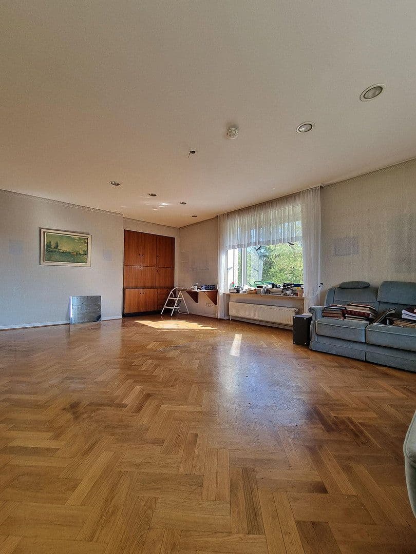 Prodej domu 210 m², pozemek 950 m², Oberursel (Taunus), Hessen Prodej domu 210 m², pozemek 950 m², Oberursel (Taunus), Hessen
