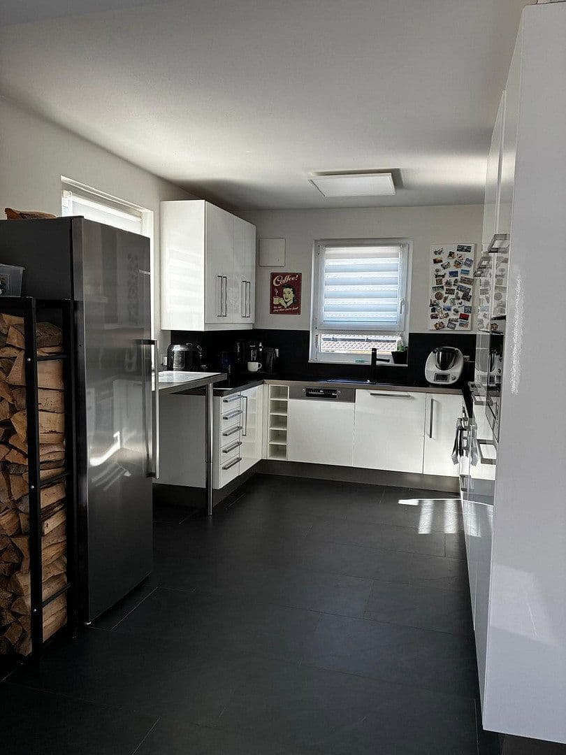 Prodej domu 160 m², pozemek 455 m², Neuenbürg, Bádensko-Württembersko Prodej domu 160 m², pozemek 455 m², Neuenbürg, Bádensko-Württembersko