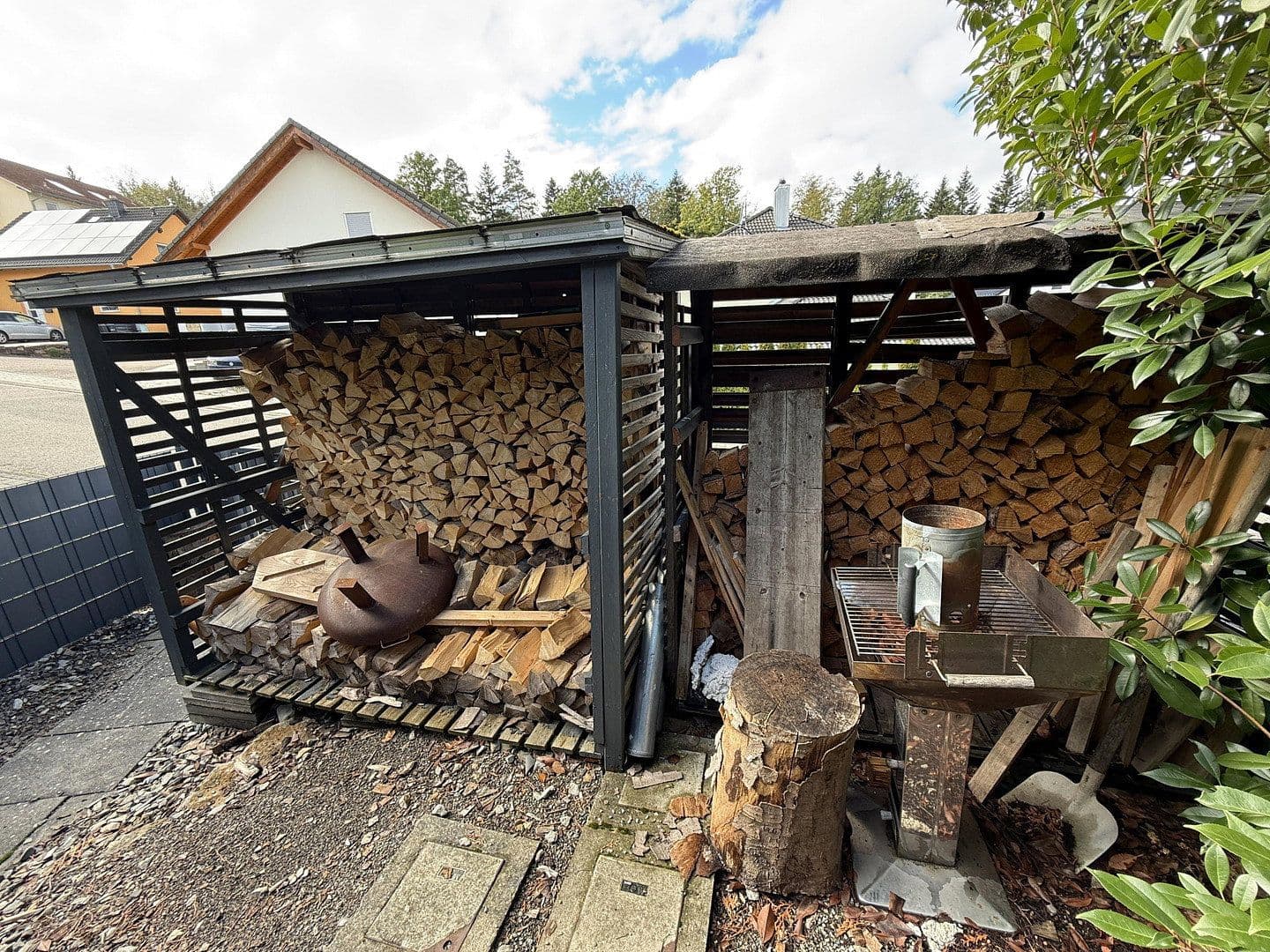 Prodej domu 160 m², pozemek 455 m², Neuenbürg, Bádensko-Württembersko Prodej domu 160 m², pozemek 455 m², Neuenbürg, Bádensko-Württembersko