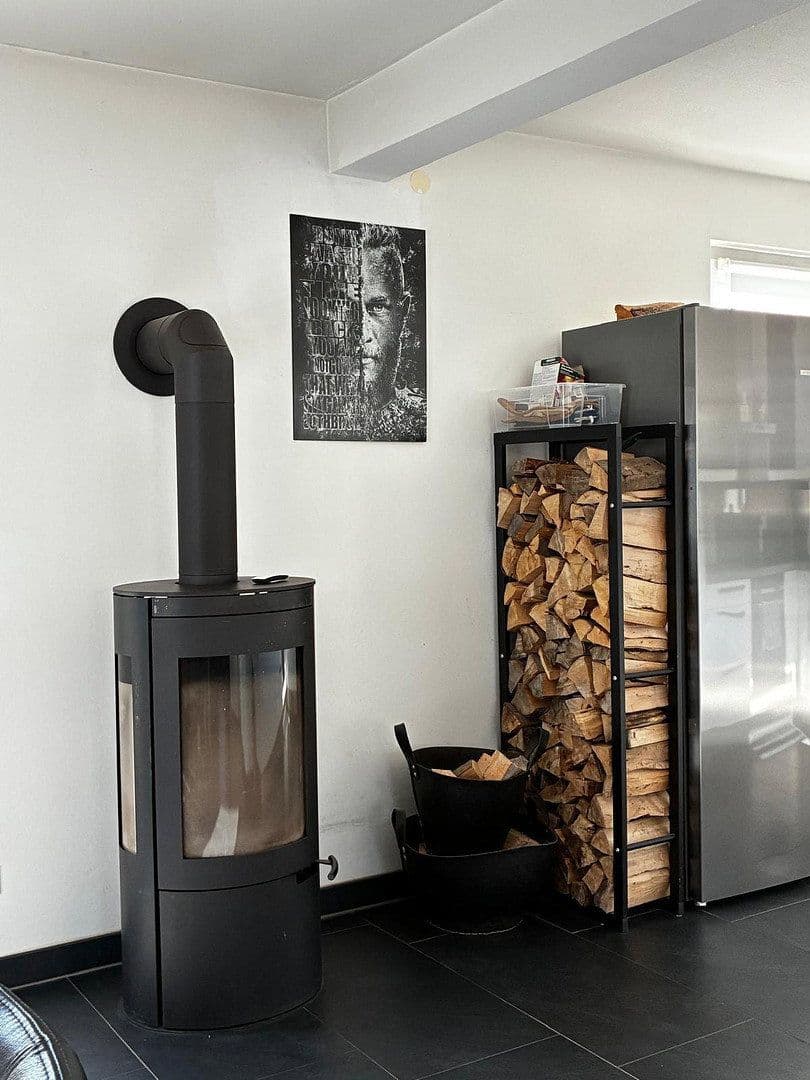 Prodej domu 160 m², pozemek 455 m², Neuenbürg, Bádensko-Württembersko Prodej domu 160 m², pozemek 455 m², Neuenbürg, Bádensko-Württembersko