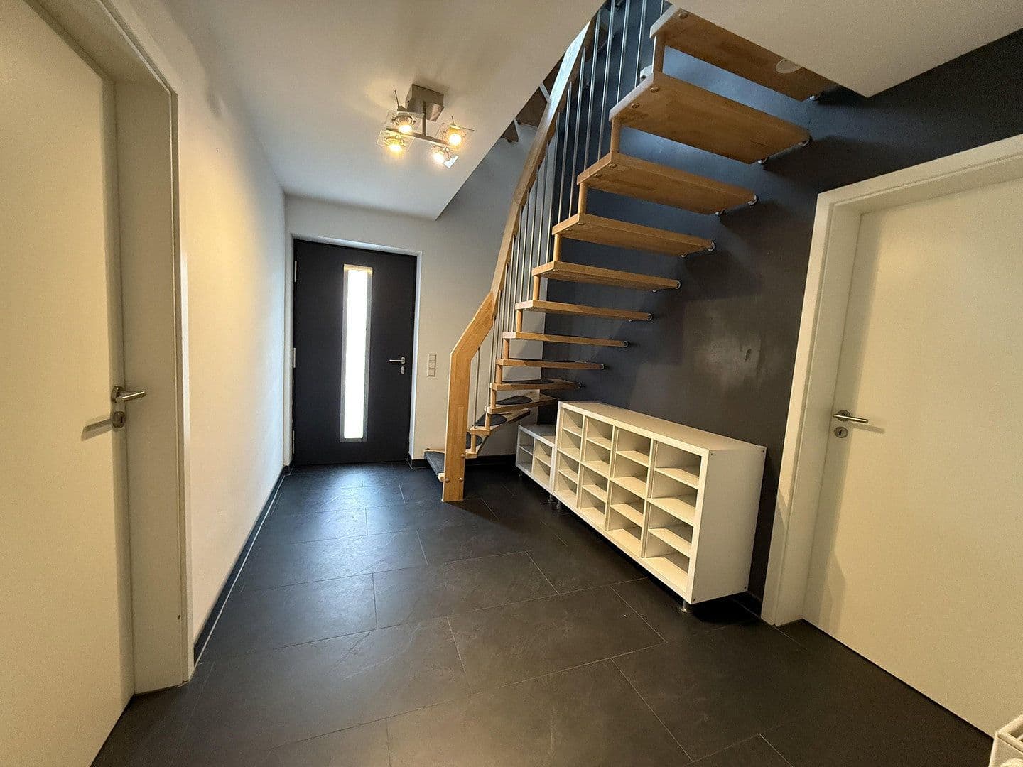 Prodej domu 160 m², pozemek 455 m², Neuenbürg, Bádensko-Württembersko Prodej domu 160 m², pozemek 455 m², Neuenbürg, Bádensko-Württembersko