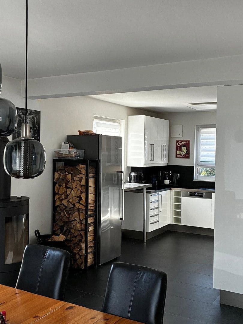 Prodej domu 160 m², pozemek 455 m², Neuenbürg, Bádensko-Württembersko Prodej domu 160 m², pozemek 455 m², Neuenbürg, Bádensko-Württembersko