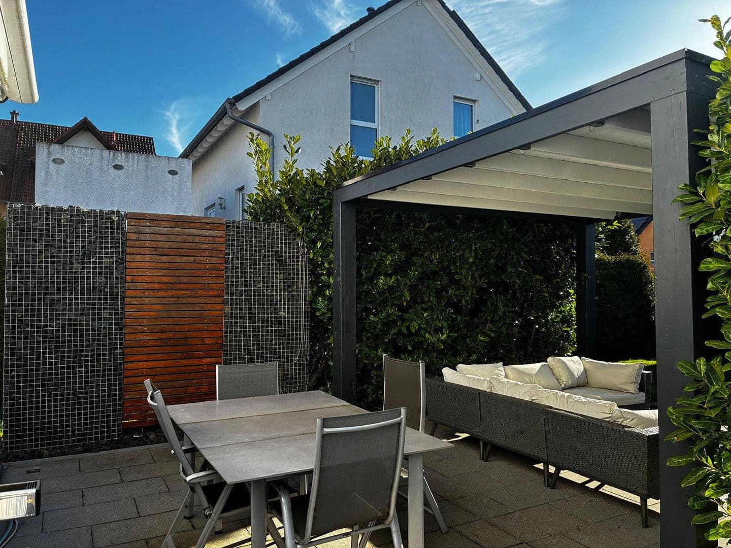 Prodej domu 160 m², pozemek 455 m², Neuenbürg, Bádensko-Württembersko Prodej domu 160 m², pozemek 455 m², Neuenbürg, Bádensko-Württembersko