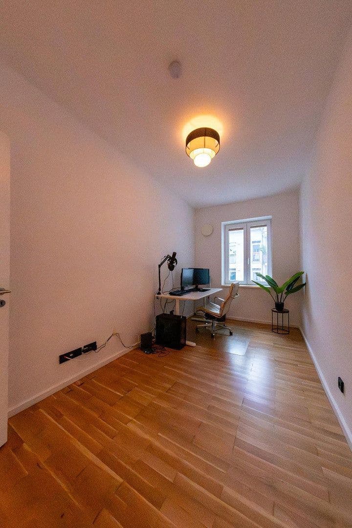 Prodej bytu 4+1 105 m², Sterndamm 66 E, Berlin-Johannisstal, Berlín Prodej bytu 4+1 105 m², Sterndamm 66 E, Berlin-Johannisstal, Berlín