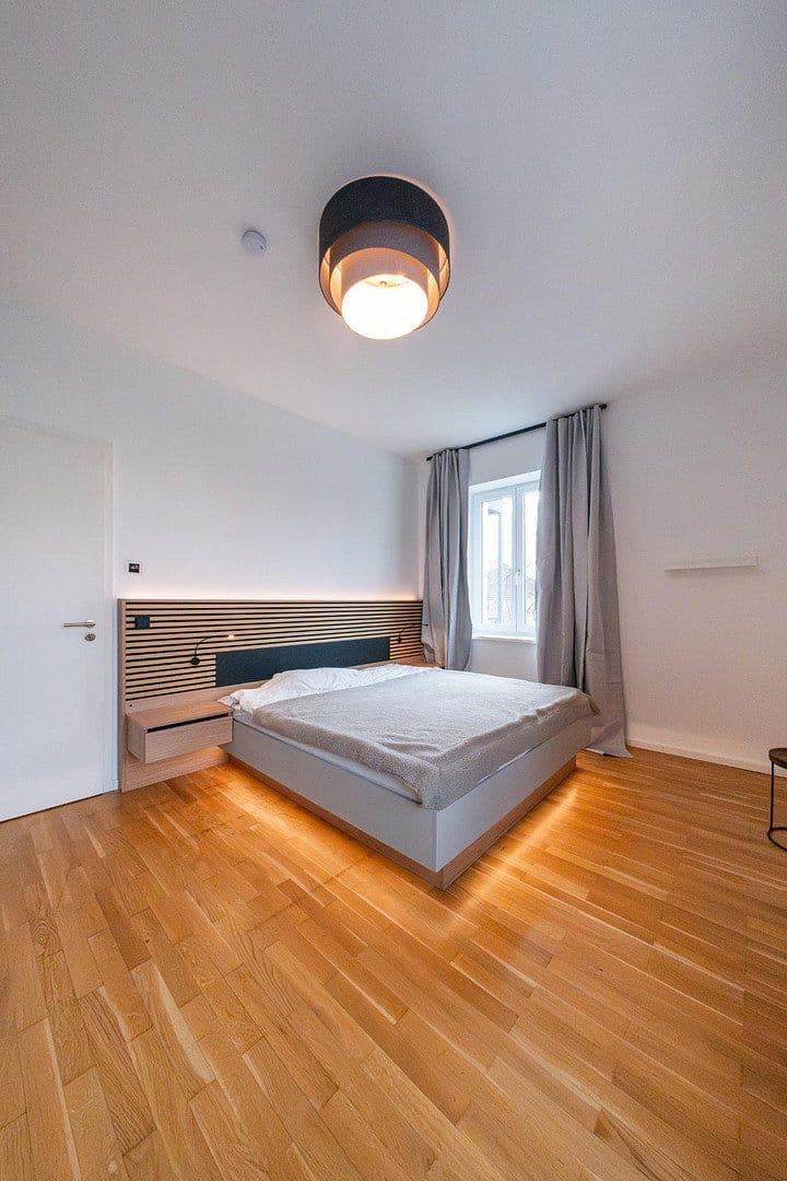 Prodej bytu 4+1 105 m², Sterndamm 66 E, Berlin-Johannisstal, Berlín Prodej bytu 4+1 105 m², Sterndamm 66 E, Berlin-Johannisstal, Berlín