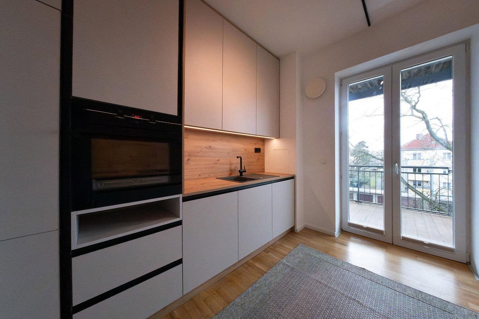 Prodej bytu 4+1 105 m², Sterndamm 66 E, Berlin-Johannisstal, Berlín Prodej bytu 4+1 105 m², Sterndamm 66 E, Berlin-Johannisstal, Berlín