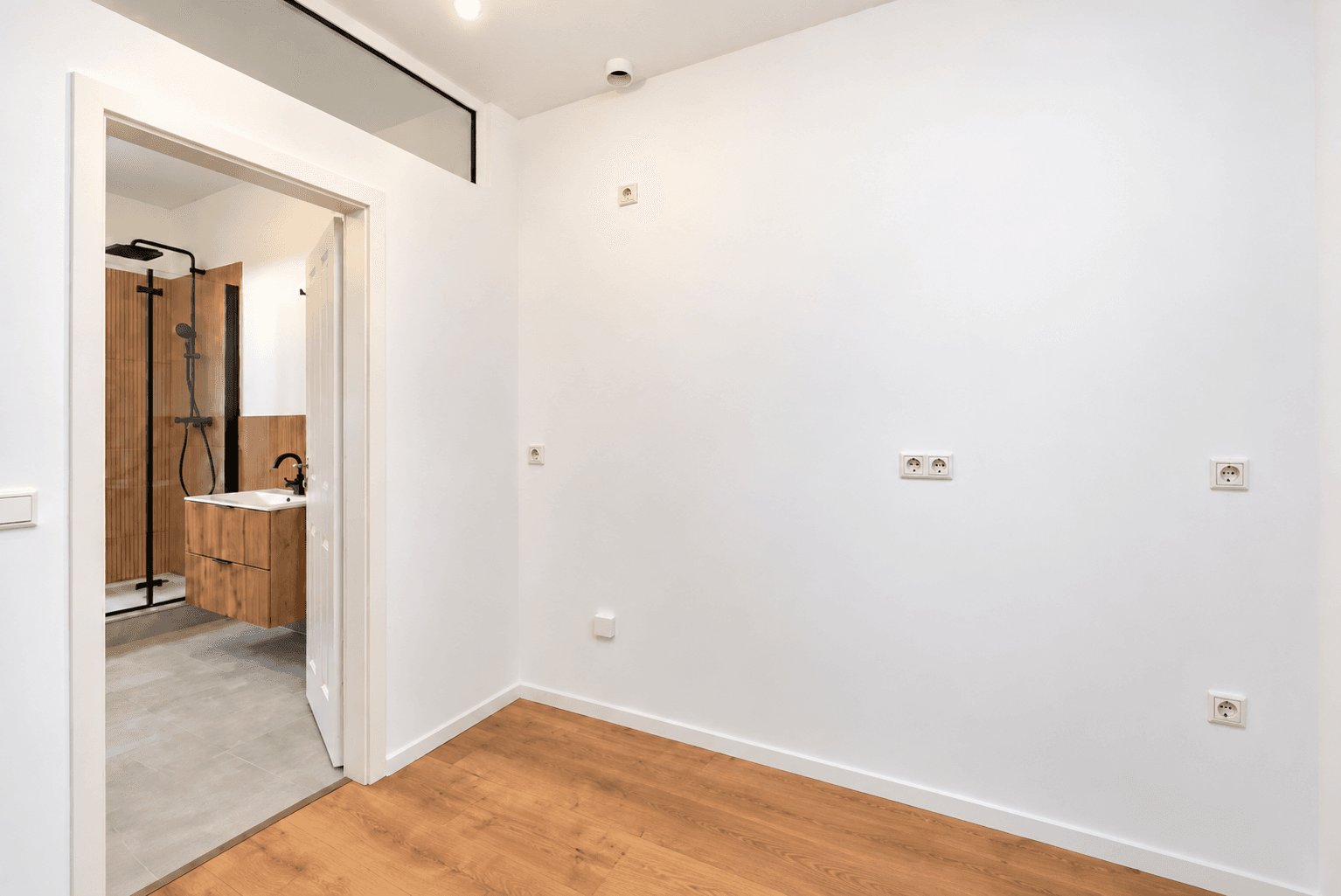 Pronájem bytu 3+1 69 m², Berlin, Berlín Pronájem bytu 3+1 69 m², Berlin, Berlín