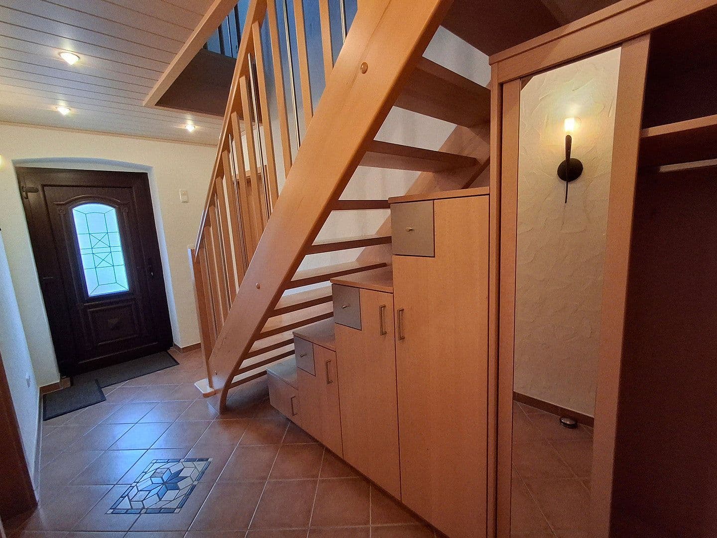 Prodej domu 159 m², pozemek 300 m², Dorfstr. 52, Haundorf, Bavorsko Prodej domu 159 m², pozemek 300 m², Dorfstr. 52, Haundorf, Bavorsko