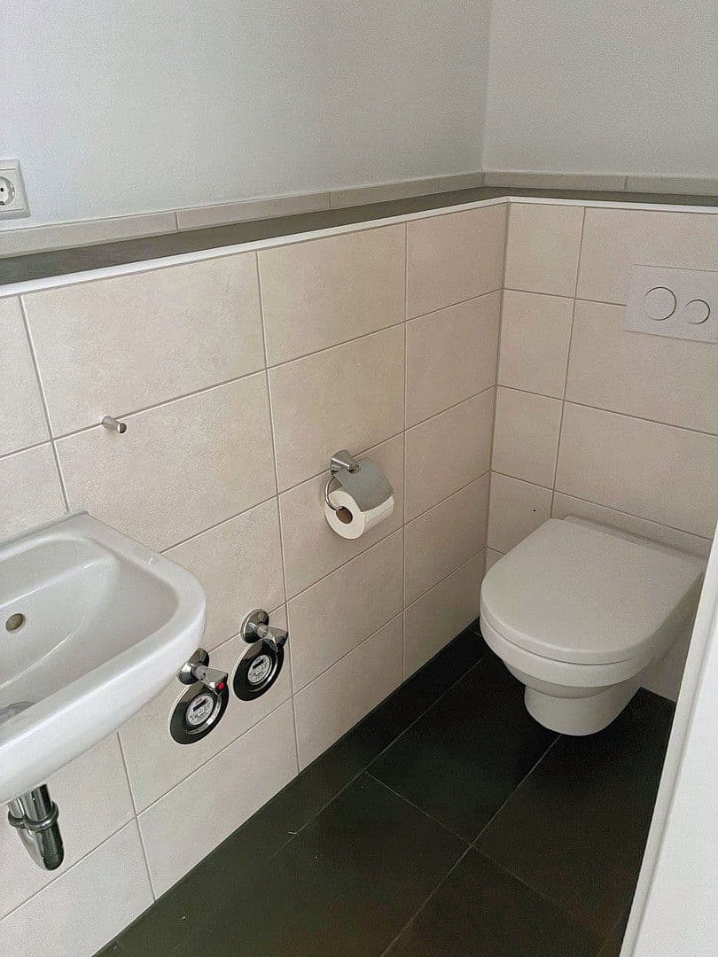 Pronájem bytu 3+1 85 m², Nordbergstrasse 25, Heilbronn, Bádensko-Württembersko Pronájem bytu 3+1 85 m², Nordbergstrasse 25, Heilbronn, Bádensko-Württembersko