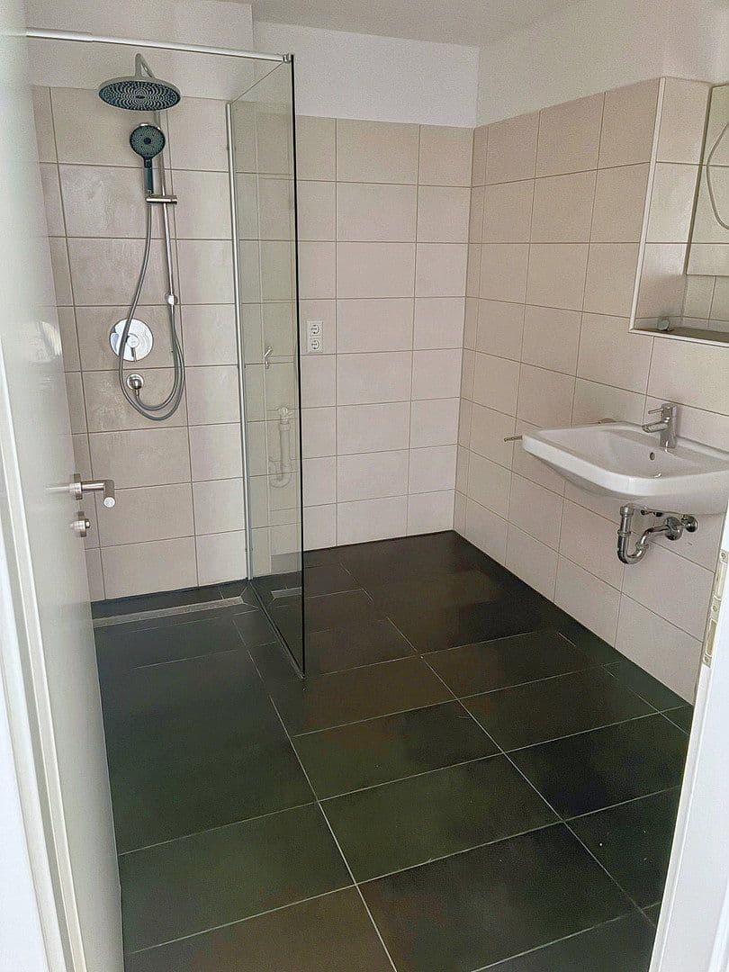 Pronájem bytu 3+1 85 m², Nordbergstrasse 25, Heilbronn, Bádensko-Württembersko Pronájem bytu 3+1 85 m², Nordbergstrasse 25, Heilbronn, Bádensko-Württembersko