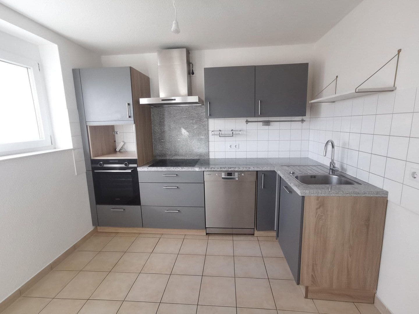 Pronájem bytu 3+1 92 m², Heidelberg, Bádensko-Württembersko Pronájem bytu 3+1 92 m², Heidelberg, Bádensko-Württembersko