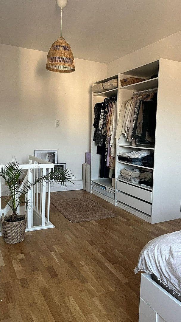Pronájem bytu 2+1 60 m², Liliencronstr. 7, Düsseldorf, Severní Porýní-Vestfálsko Pronájem bytu 2+1 60 m², Liliencronstr. 7, Düsseldorf, Severní Porýní-Vestfálsko