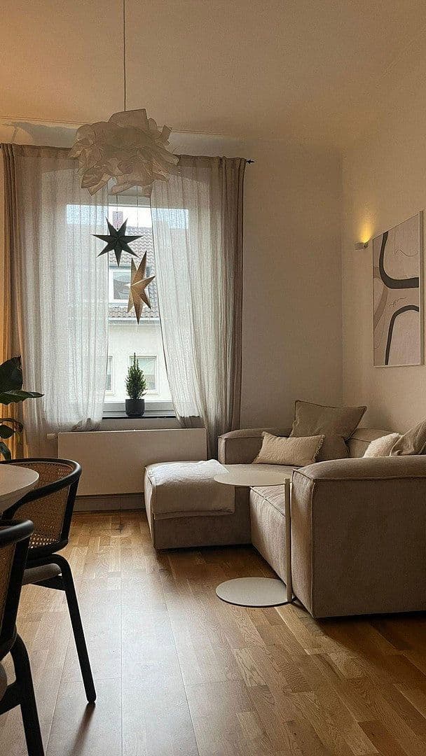Pronájem bytu 2+1 60 m², Liliencronstr. 7, Düsseldorf, Severní Porýní-Vestfálsko Pronájem bytu 2+1 60 m², Liliencronstr. 7, Düsseldorf, Severní Porýní-Vestfálsko