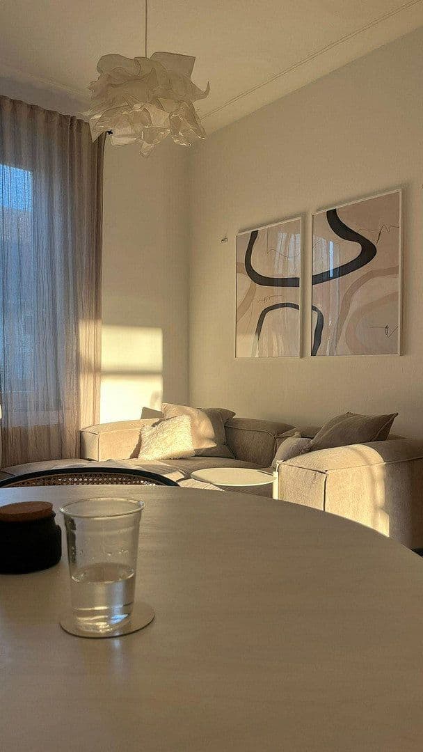Pronájem bytu 2+1 60 m², Liliencronstr. 7, Düsseldorf, Severní Porýní-Vestfálsko Pronájem bytu 2+1 60 m², Liliencronstr. 7, Düsseldorf, Severní Porýní-Vestfálsko