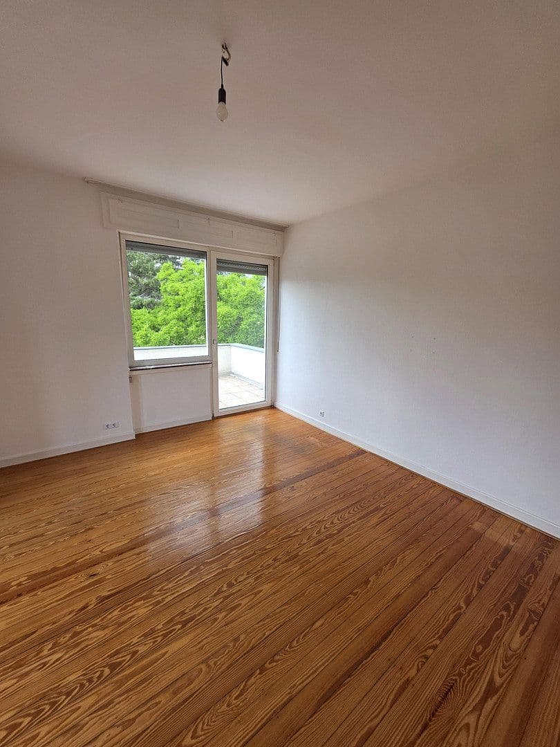 Pronájem bytu 2+1 70 m², Bahnhofstraße 31, Bonn, Severní Porýní-Vestfálsko Pronájem bytu 2+1 70 m², Bahnhofstraße 31, Bonn, Severní Porýní-Vestfálsko