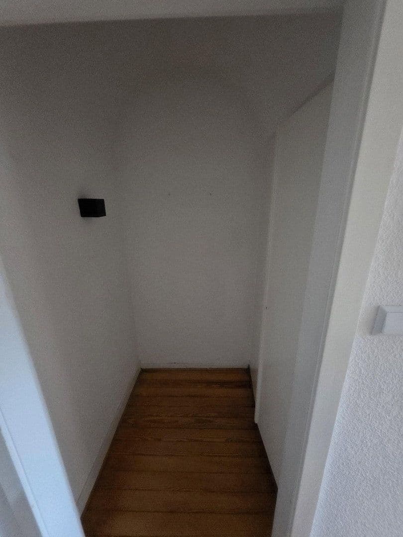 Pronájem bytu 2+1 70 m², Bahnhofstraße 31, Bonn, Severní Porýní-Vestfálsko Pronájem bytu 2+1 70 m², Bahnhofstraße 31, Bonn, Severní Porýní-Vestfálsko