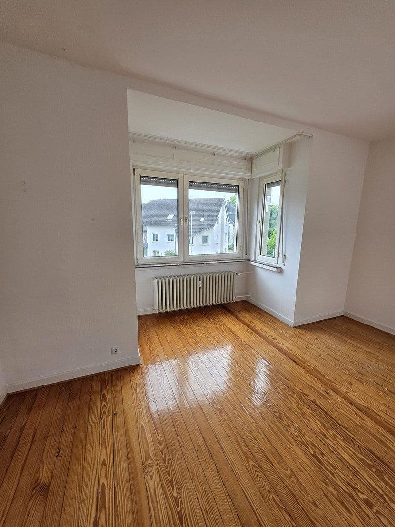 Pronájem bytu 2+1 70 m², Bahnhofstraße 31, Bonn, Severní Porýní-Vestfálsko Pronájem bytu 2+1 70 m², Bahnhofstraße 31, Bonn, Severní Porýní-Vestfálsko