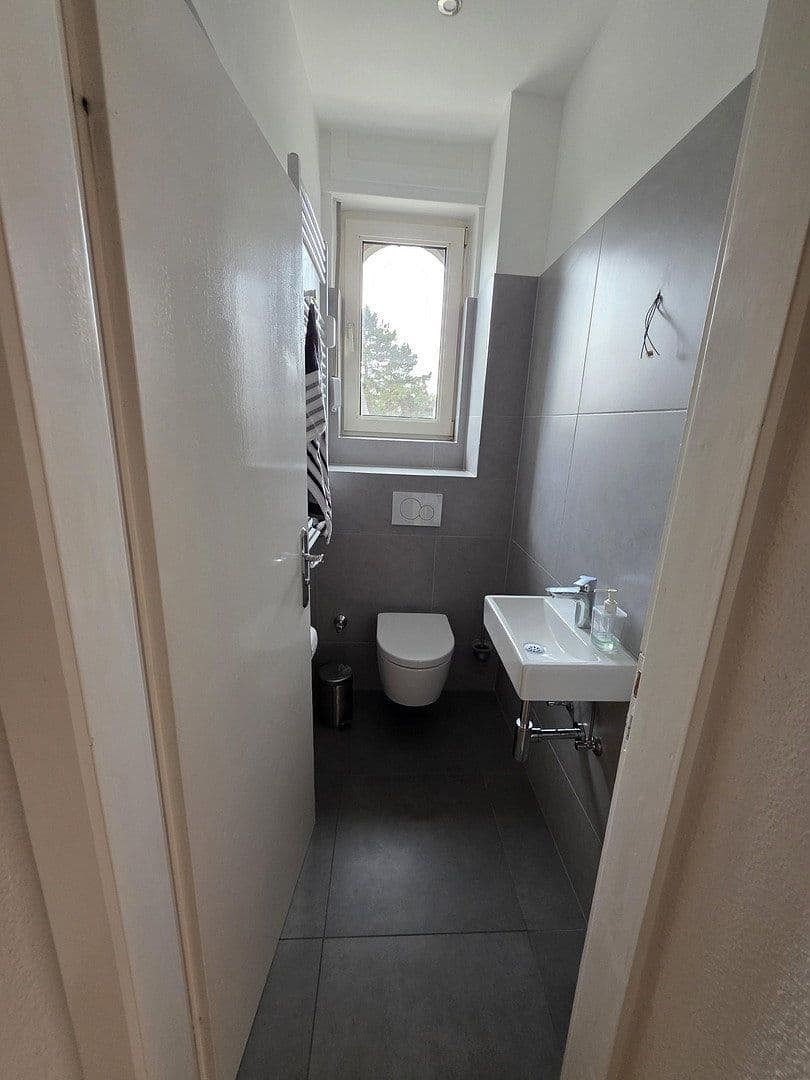 Pronájem bytu 2+1 70 m², Bahnhofstraße 31, Bonn, Severní Porýní-Vestfálsko Pronájem bytu 2+1 70 m², Bahnhofstraße 31, Bonn, Severní Porýní-Vestfálsko