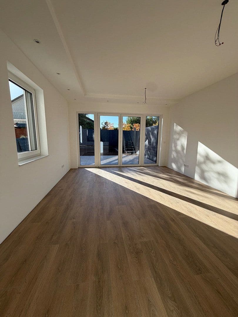 Pronájem domu 134 m², pozemek 240 m², Salzkotten, Severní Porýní-Vestfálsko Pronájem domu 134 m², pozemek 240 m², Salzkotten, Severní Porýní-Vestfálsko