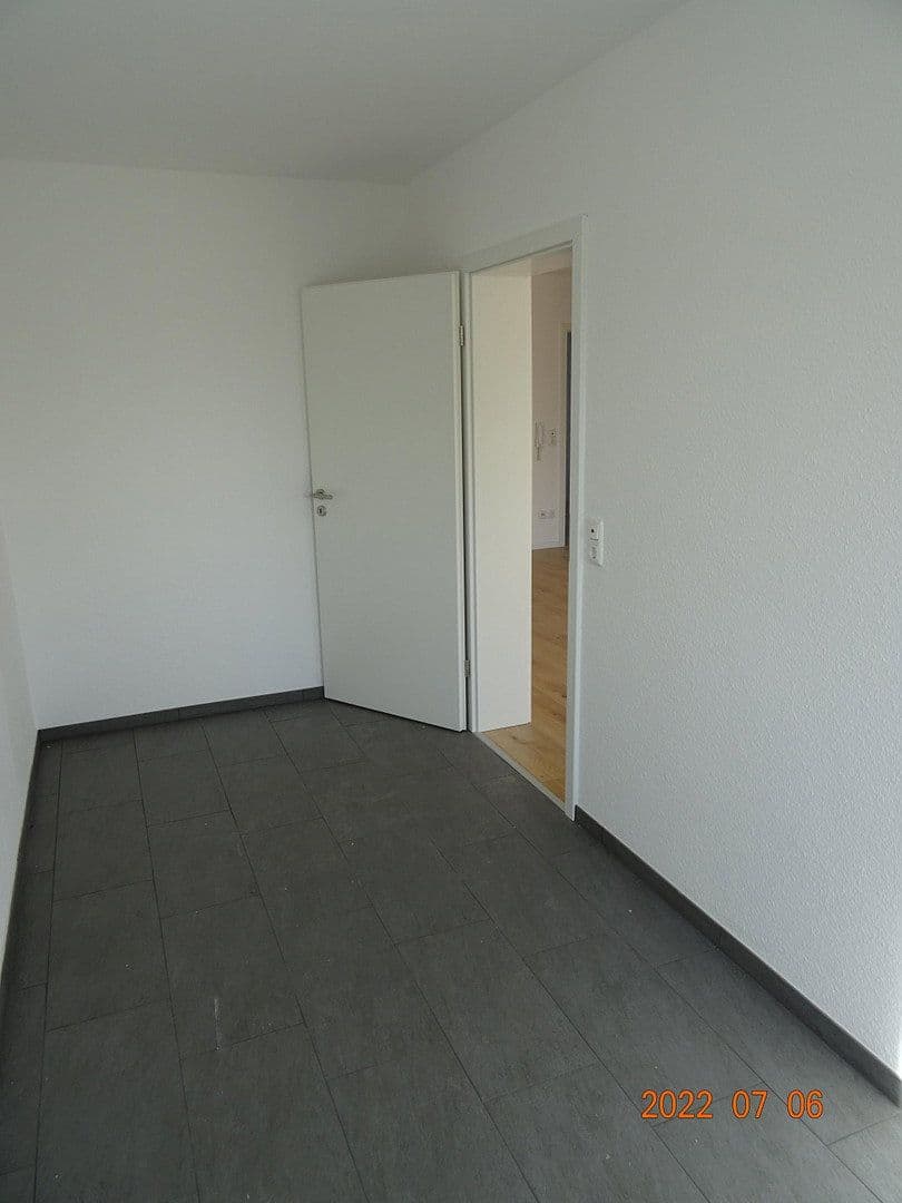 Pronájem bytu 4+1 90 m², Fliederweg 24, Zellingen, Bavorsko Pronájem bytu 4+1 90 m², Fliederweg 24, Zellingen, Bavorsko