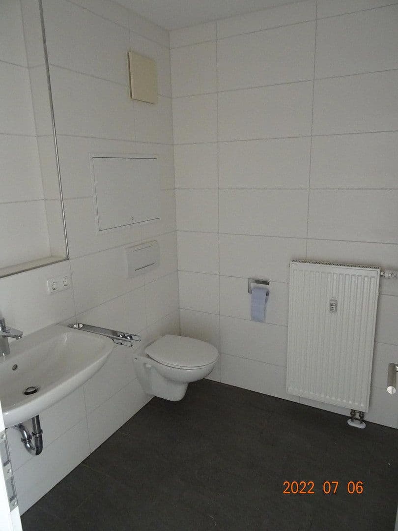 Pronájem bytu 4+1 90 m², Fliederweg 24, Zellingen, Bavorsko Pronájem bytu 4+1 90 m², Fliederweg 24, Zellingen, Bavorsko