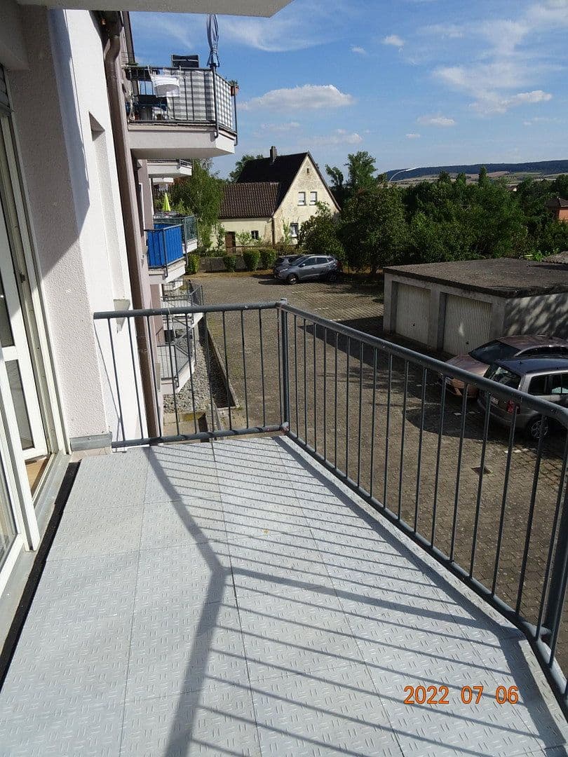 Pronájem bytu 4+1 90 m², Fliederweg 24, Zellingen, Bavorsko Pronájem bytu 4+1 90 m², Fliederweg 24, Zellingen, Bavorsko