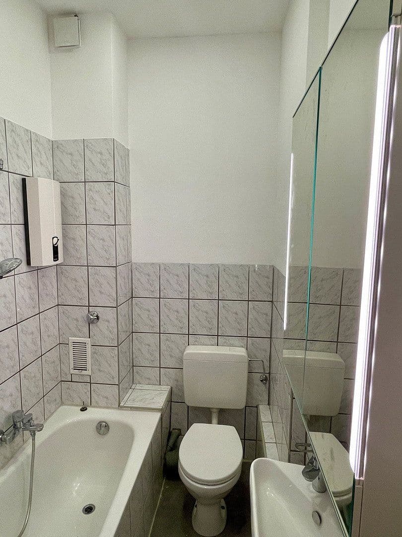Pronájem bytu 3+1 71 m², Brückenstraße 21, Solingen, Severní Porýní-Vestfálsko Pronájem bytu 3+1 71 m², Brückenstraße 21, Solingen, Severní Porýní-Vestfálsko