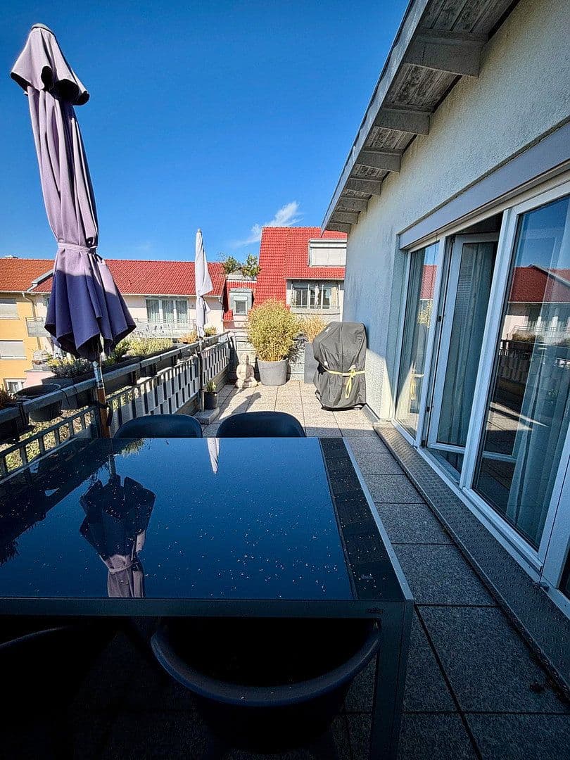 Pronájem bytu 4+1 110 m², Plattenäckerweg 6, Nürnberg, Bavorsko Pronájem bytu 4+1 110 m², Plattenäckerweg 6, Nürnberg, Bavorsko
