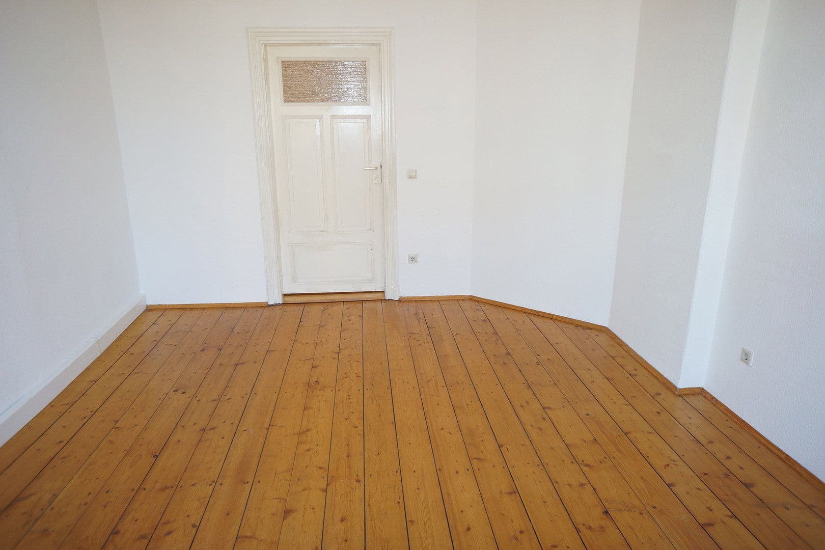 Pronájem bytu 2+1 69 m², Conradstraße 10, Dresden, Sasko Pronájem bytu 2+1 69 m², Conradstraße 10, Dresden, Sasko