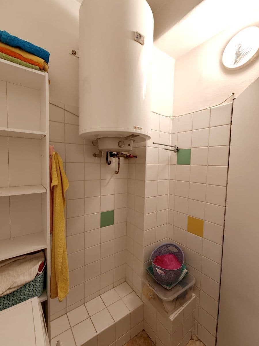 Pronájem bytu 1+1 40 m², V Horkách, Praha, Praha Pronájem bytu 1+1 40 m², V Horkách, Praha, Praha