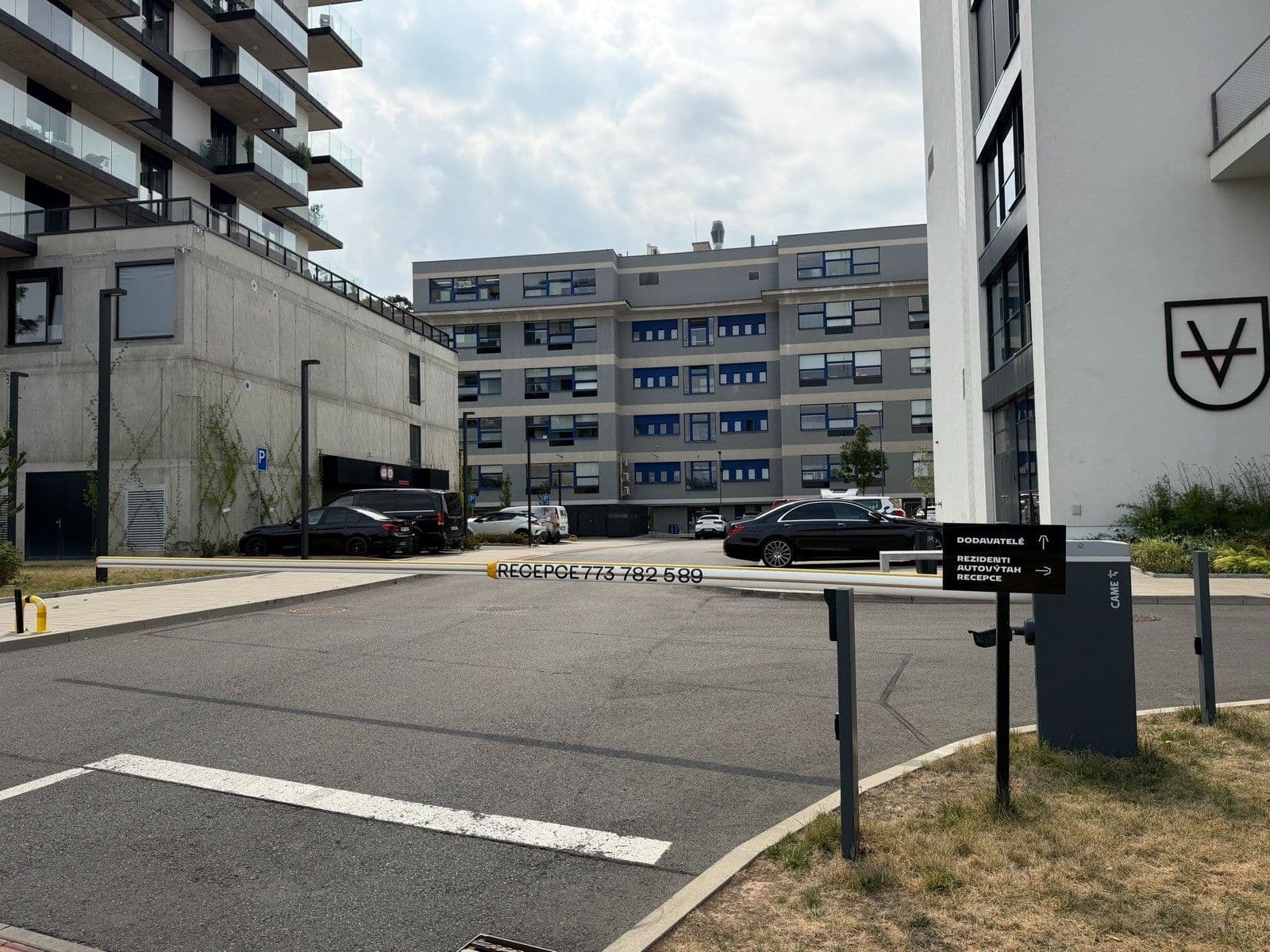 Pronájem garáže 13 m², Československého exilu, Praha, Praha Pronájem garáže 13 m², Československého exilu, Praha, Praha