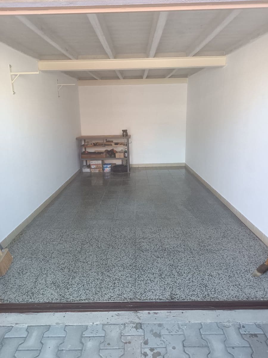 Prodej garáže 21 m², Hrušovany u Brna, Jihomoravský kraj Prodej garáže 21 m², Hrušovany u Brna, Jihomoravský kraj