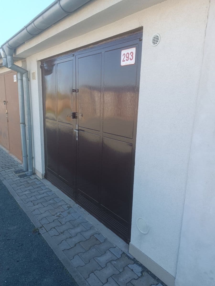Prodej garáže 21 m², Hrušovany u Brna, Jihomoravský kraj Prodej garáže 21 m², Hrušovany u Brna, Jihomoravský kraj