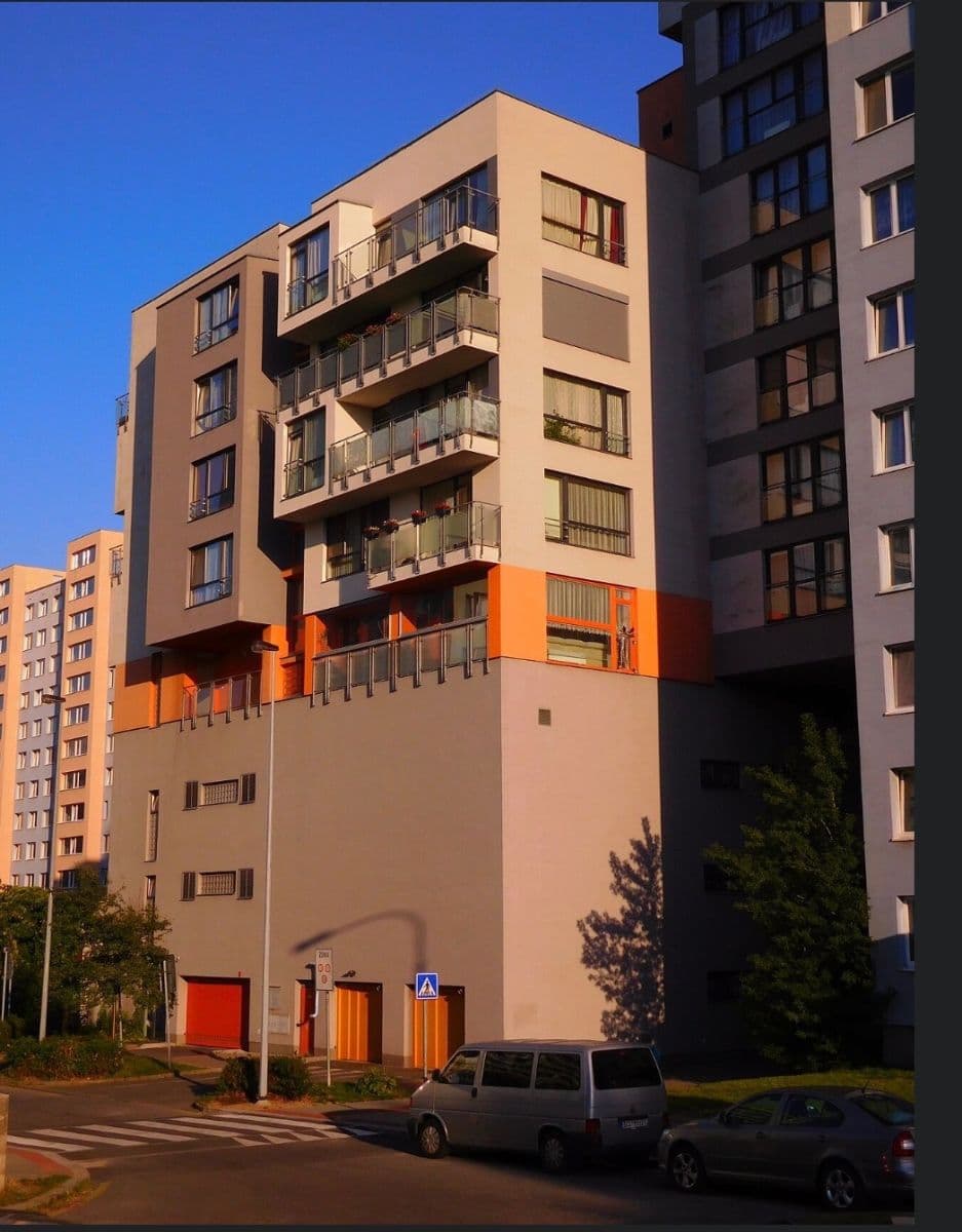 Prodej garáže 12 m², Tatarkova, Praha, Praha Prodej garáže 12 m², Tatarkova, Praha, Praha