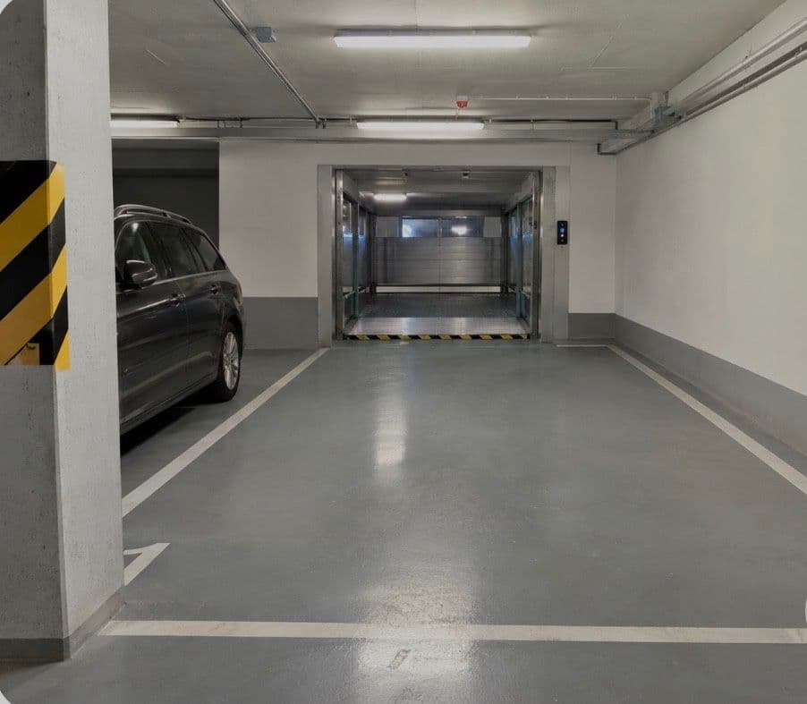Prodej garáže 12 m², Tatarkova, Praha, Praha Prodej garáže 12 m², Tatarkova, Praha, Praha