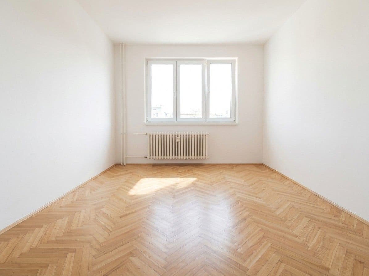 Pronájem bytu 2+1 60 m², Velehradská, Kroměříž, Zlínský kraj Pronájem bytu 2+1 60 m², Velehradská, Kroměříž, Zlínský kraj