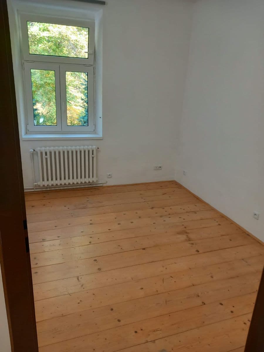 Pronájem bytu 2+1 36 m², Husovo náměstí, Praha, Praha Pronájem bytu 2+1 36 m², Husovo náměstí, Praha, Praha