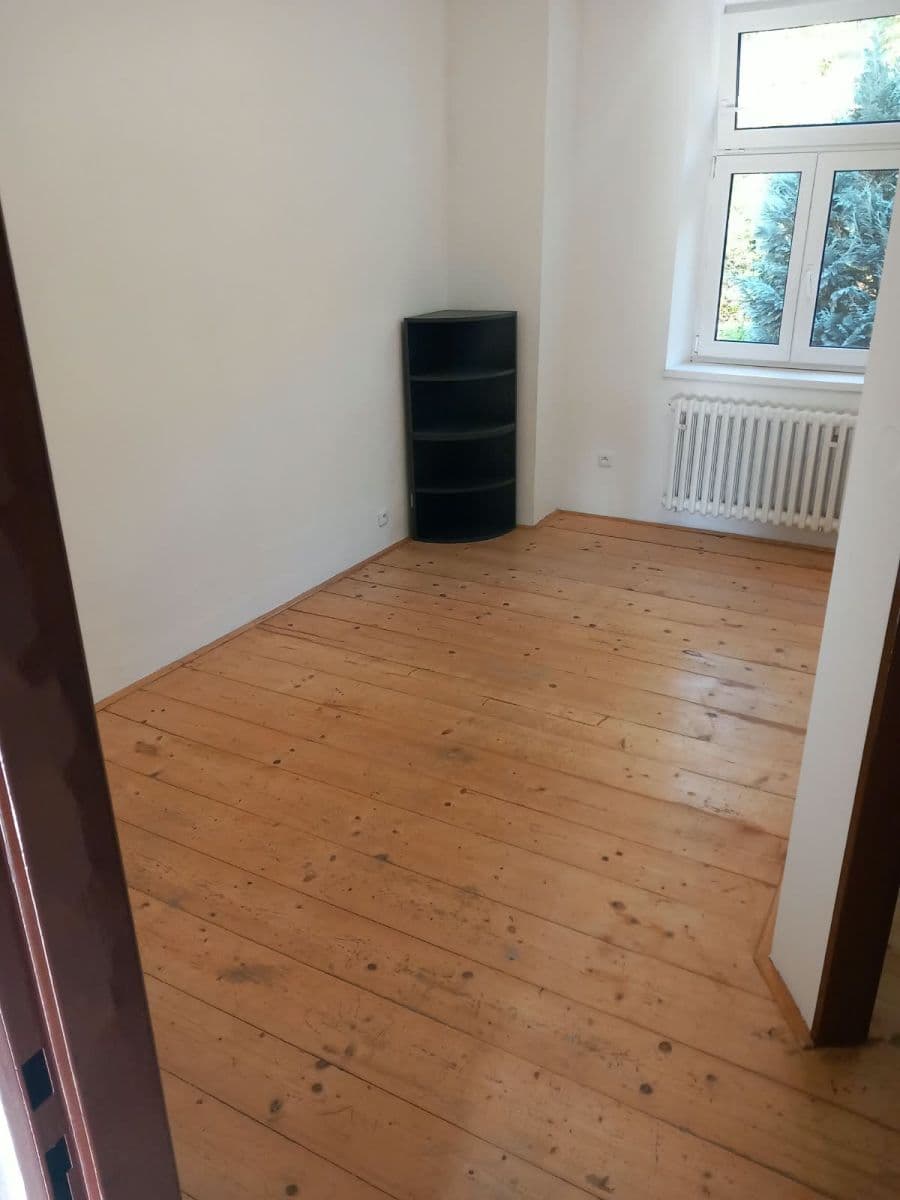 Pronájem bytu 2+1 36 m², Husovo náměstí, Praha, Praha Pronájem bytu 2+1 36 m², Husovo náměstí, Praha, Praha