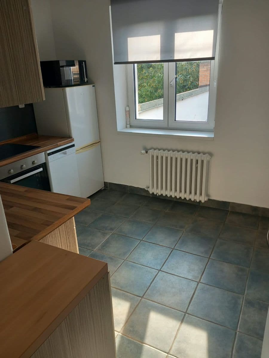 Pronájem bytu 2+1 36 m², Husovo náměstí, Praha, Praha Pronájem bytu 2+1 36 m², Husovo náměstí, Praha, Praha