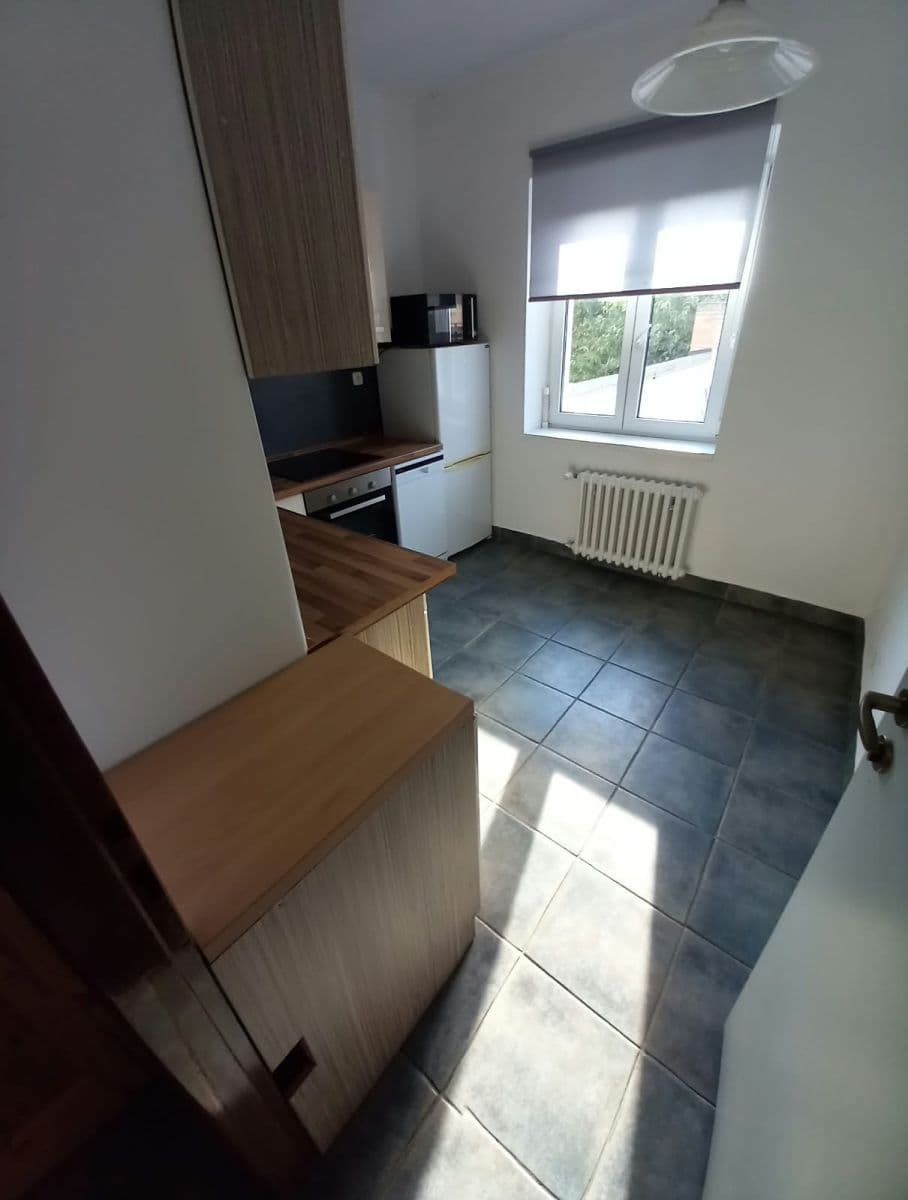 Pronájem bytu 2+1 36 m², Husovo náměstí, Praha, Praha Pronájem bytu 2+1 36 m², Husovo náměstí, Praha, Praha