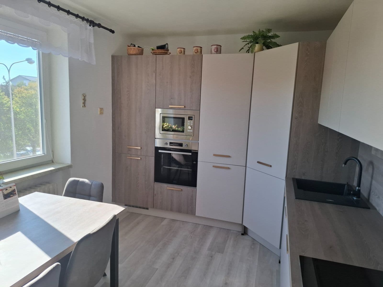 Prodej bytu 2+1 62 m², Ladova, Olomouc, Olomoucký kraj Prodej bytu 2+1 62 m², Ladova, Olomouc, Olomoucký kraj