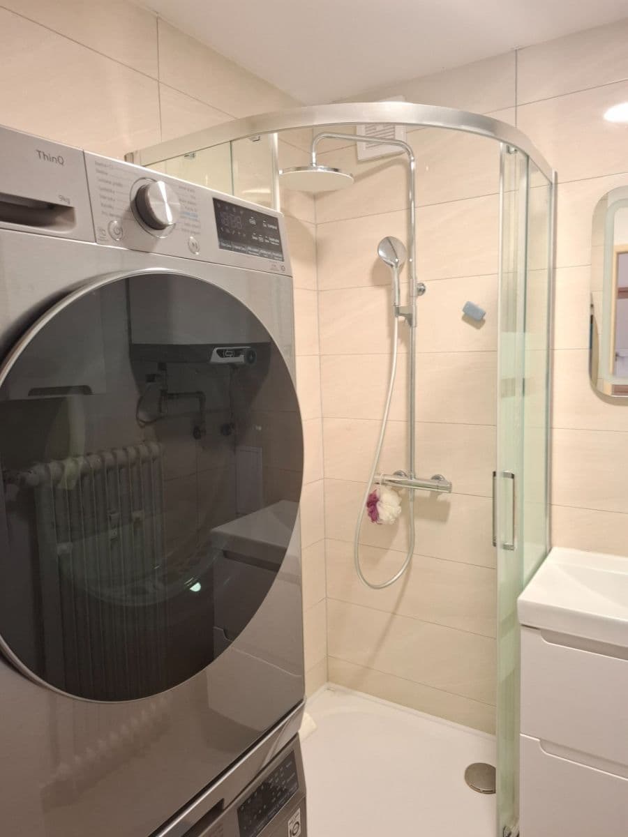 Prodej bytu 2+1 62 m², Ladova, Olomouc, Olomoucký kraj Prodej bytu 2+1 62 m², Ladova, Olomouc, Olomoucký kraj