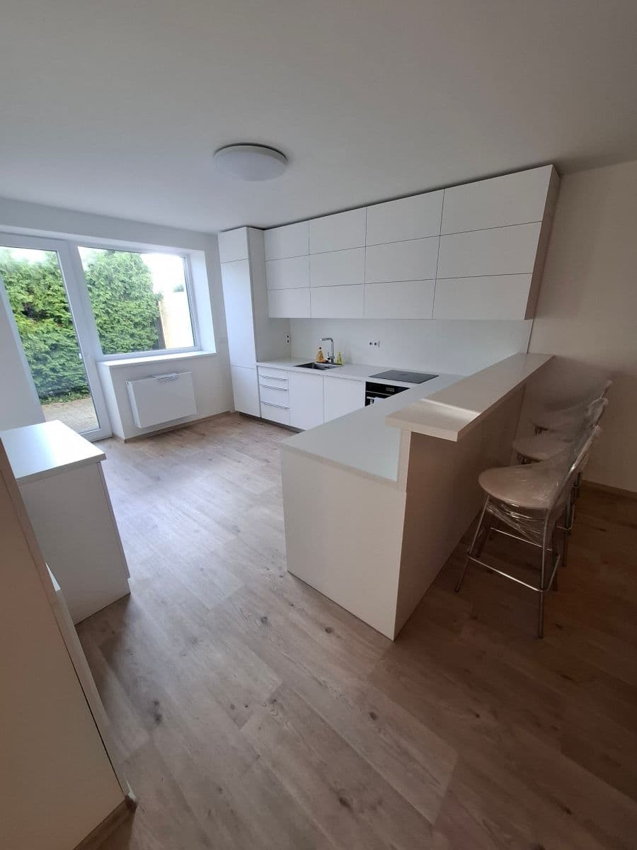Pronájem domu 189 m², pozemek 460 m², Modřice, Jihomoravský kraj Pronájem domu 189 m², pozemek 460 m², Modřice, Jihomoravský kraj
