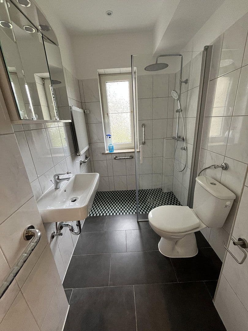 Pronájem bytu 2+1 55 m², Düsseldorf, Severní Porýní-Vestfálsko Pronájem bytu 2+1 55 m², Düsseldorf, Severní Porýní-Vestfálsko