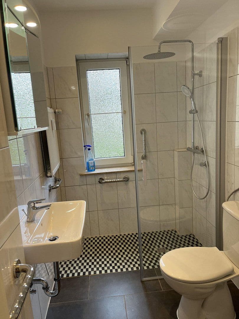 Pronájem bytu 2+1 55 m², Düsseldorf, Severní Porýní-Vestfálsko Pronájem bytu 2+1 55 m², Düsseldorf, Severní Porýní-Vestfálsko