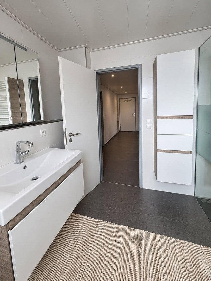 Pronájem bytu 4+1 114 m², Seebachweg 27, Erlangen, Bavorsko Pronájem bytu 4+1 114 m², Seebachweg 27, Erlangen, Bavorsko